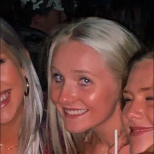 Meet your Posher, Makayla